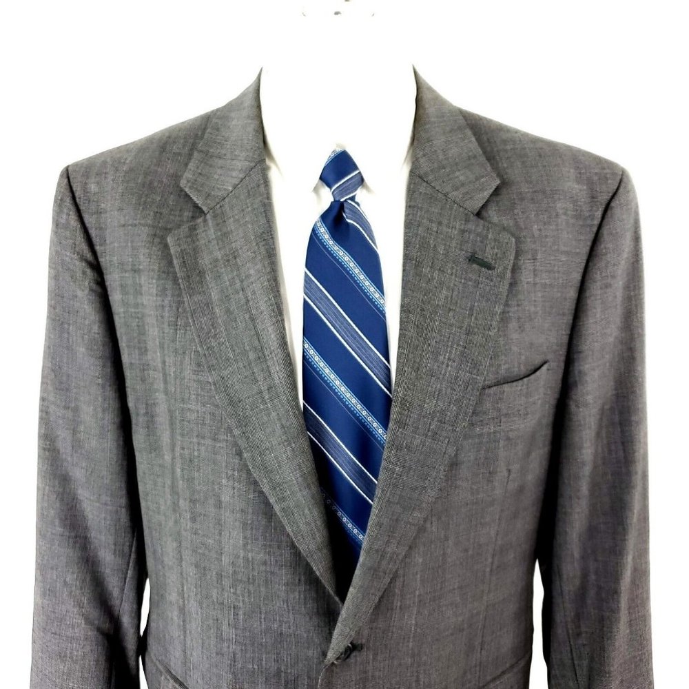 Jos A Bank Executive Wool 2 Button Blazer 42S Gray Glen Plaid W/ Blue Windowpane